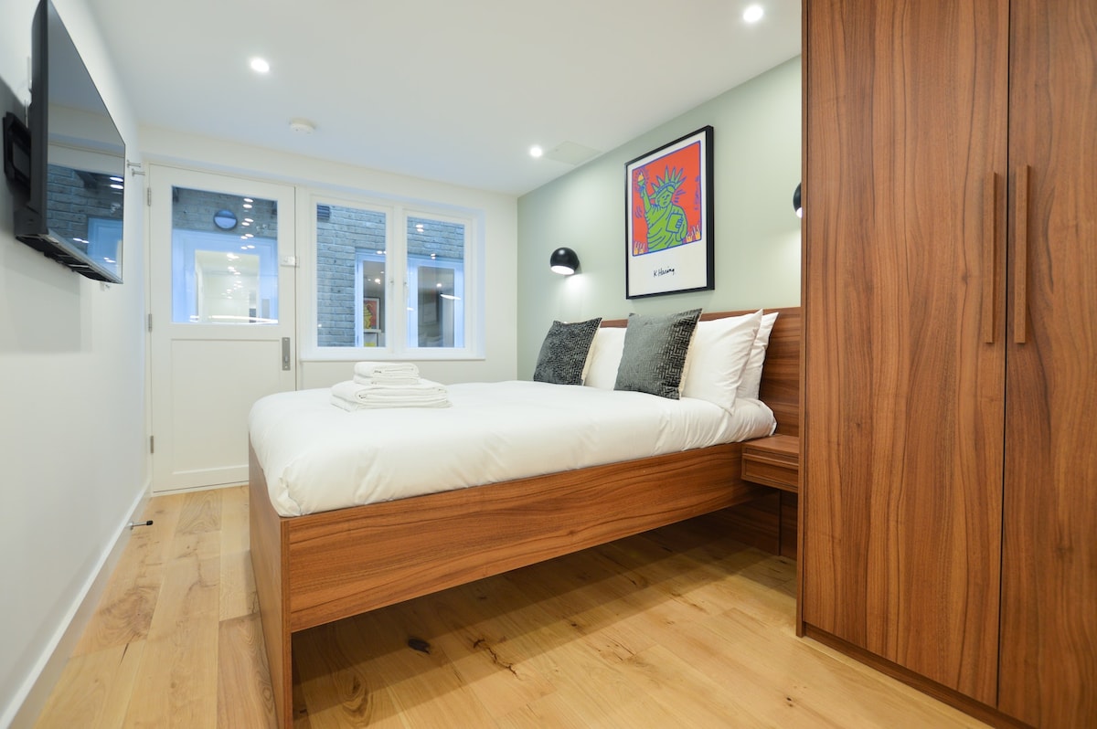 Modern Cosy Studio on Shepherds Bush Green