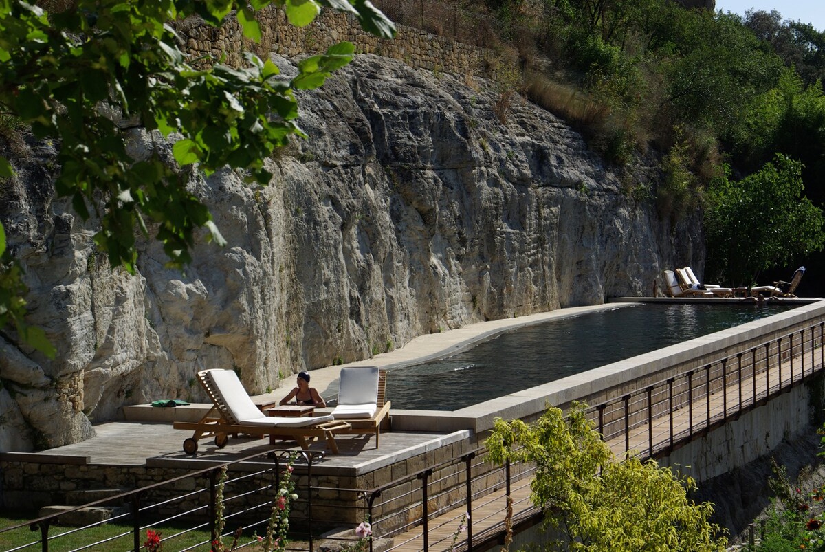 House in Beynac with access to enormous pool