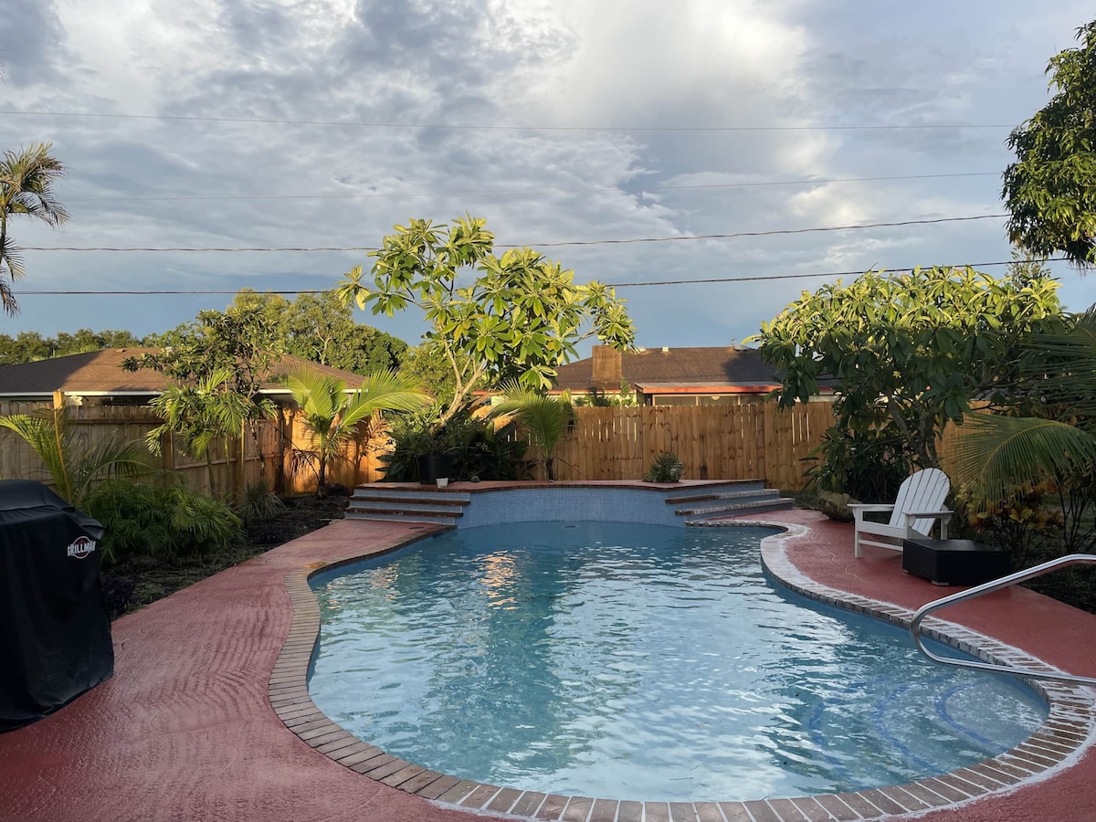 Newly Remodeled Pool Home AMI/IMG 10 mins Away