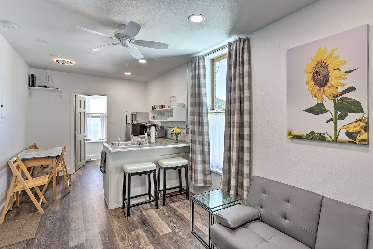 Modern Custer Apt - Walk to Shops & Dining!