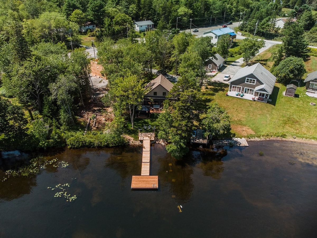 Mount Uniacke Lakefront Cottage