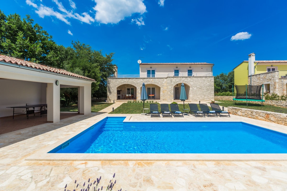 Countryside Villa - Diletta with pool and garden