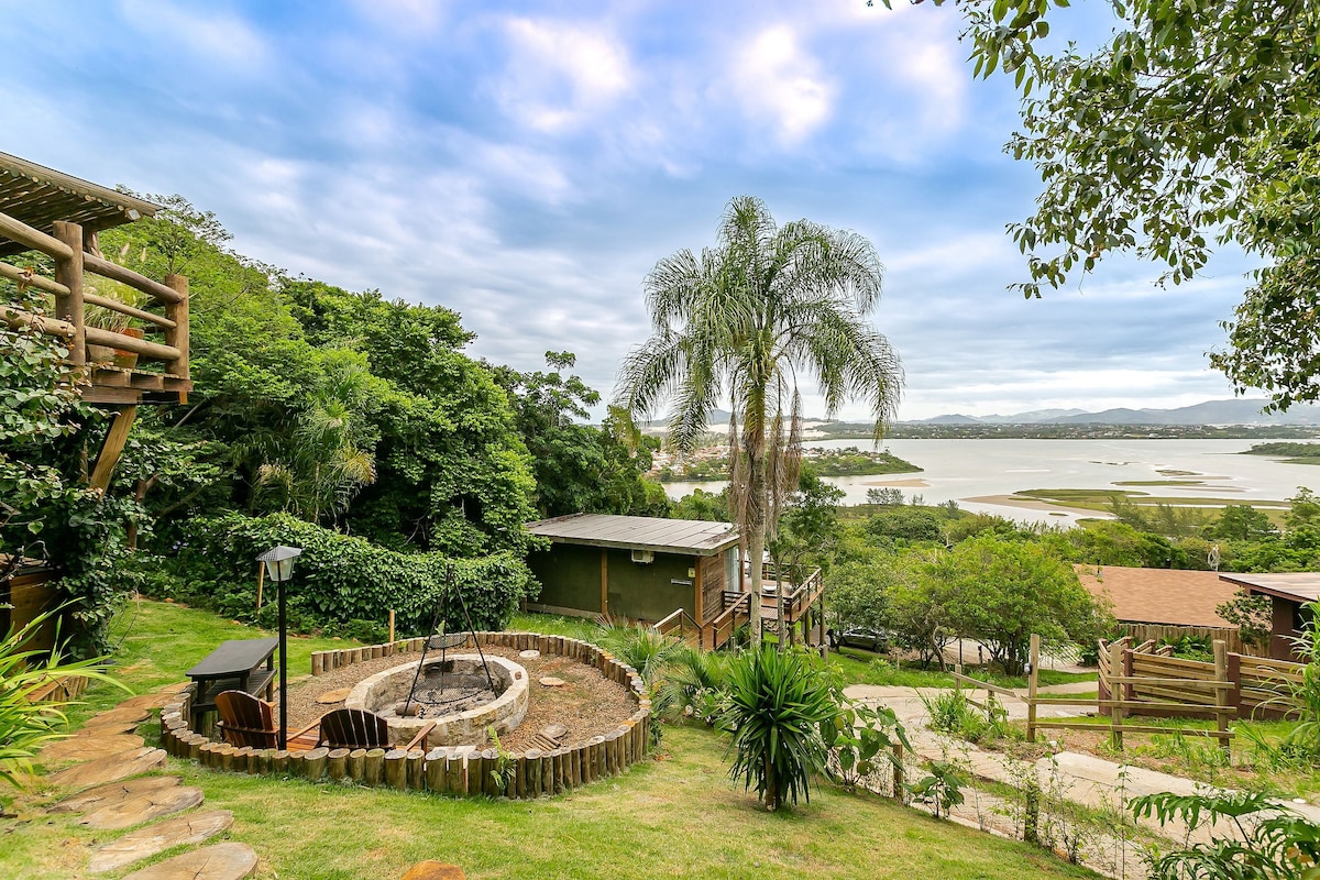 Casa alto padrão c/ 200 m², 3 Suítes e Vista Praia