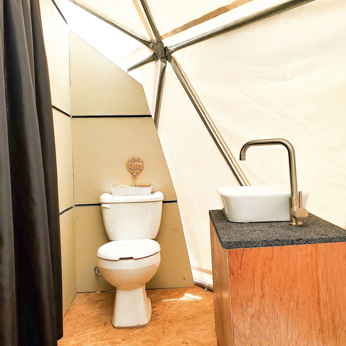 Glamping 2 camas, 4 personas, baño interior