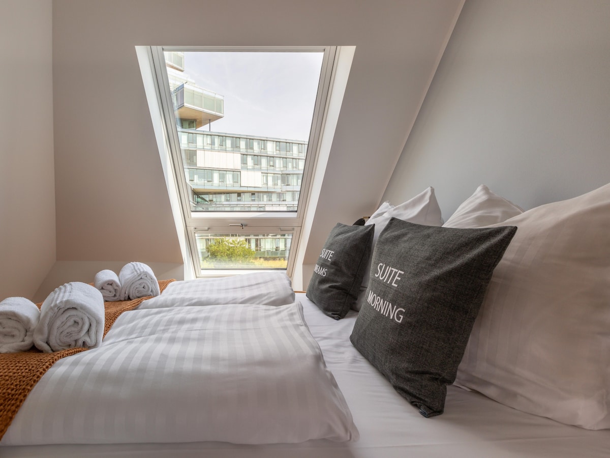 limehome Hannover | Penthouse Suite  with terrace