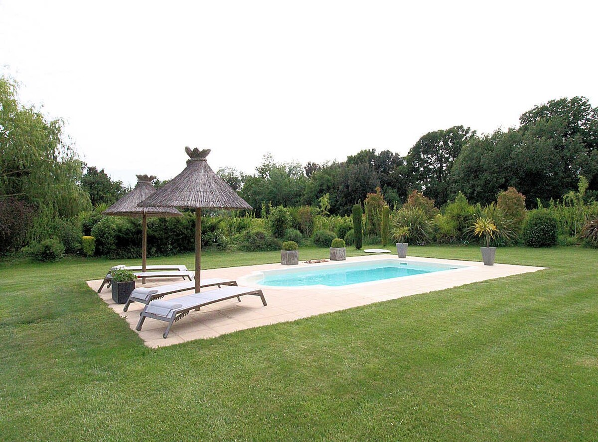 Entre Alpilles et Camargue, villa avec piscine et