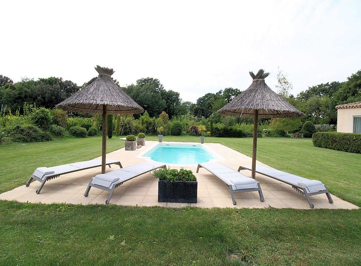 Entre Alpilles et Camargue, villa avec piscine et