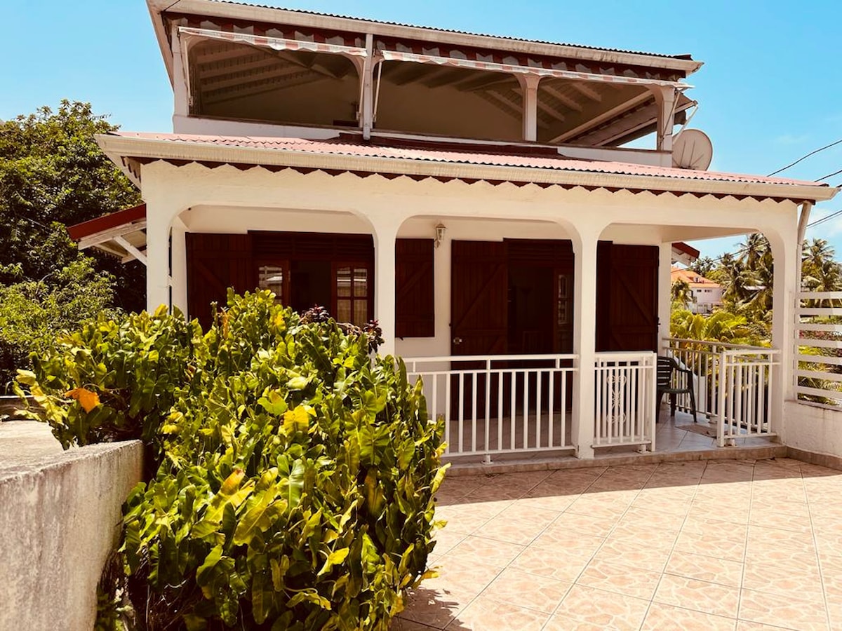 Amazing villa 2 km away from the beach for 6 ppl.