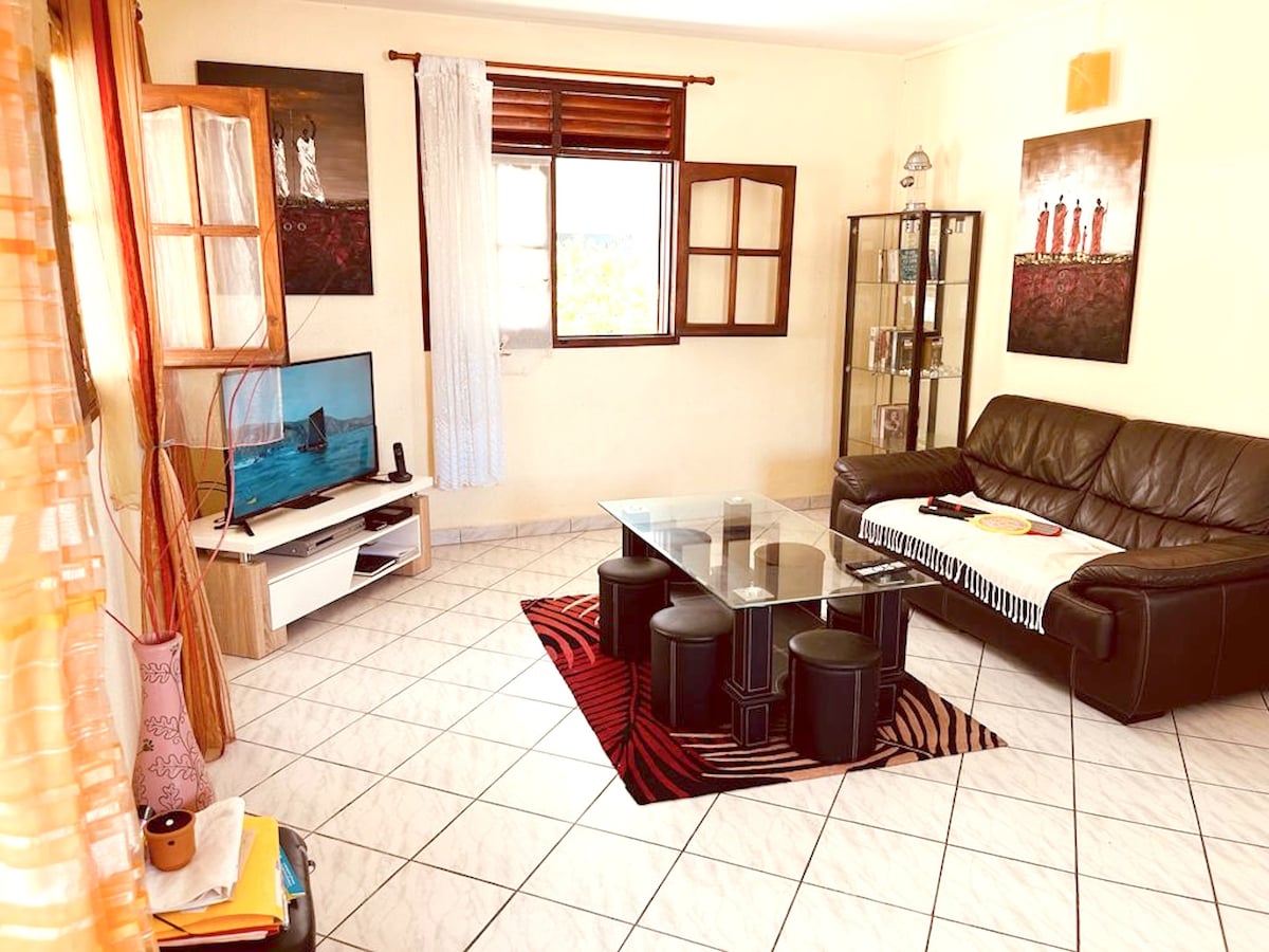 Amazing villa 2 km away from the beach for 6 ppl.