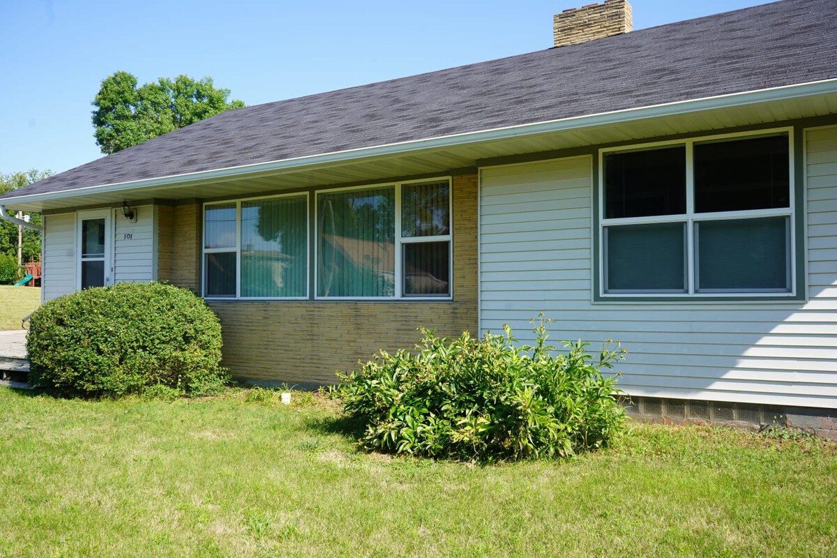 Spacious Corner Lot Home in Pelican Rapids