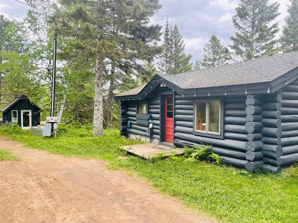 North Shore Tiny Log Cabin Retreat