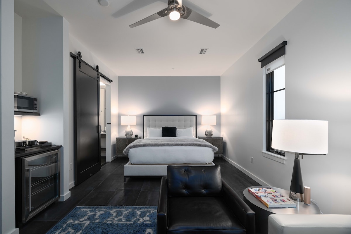 121 Hotel by AvantStay | 2BR Superior Suite (203)