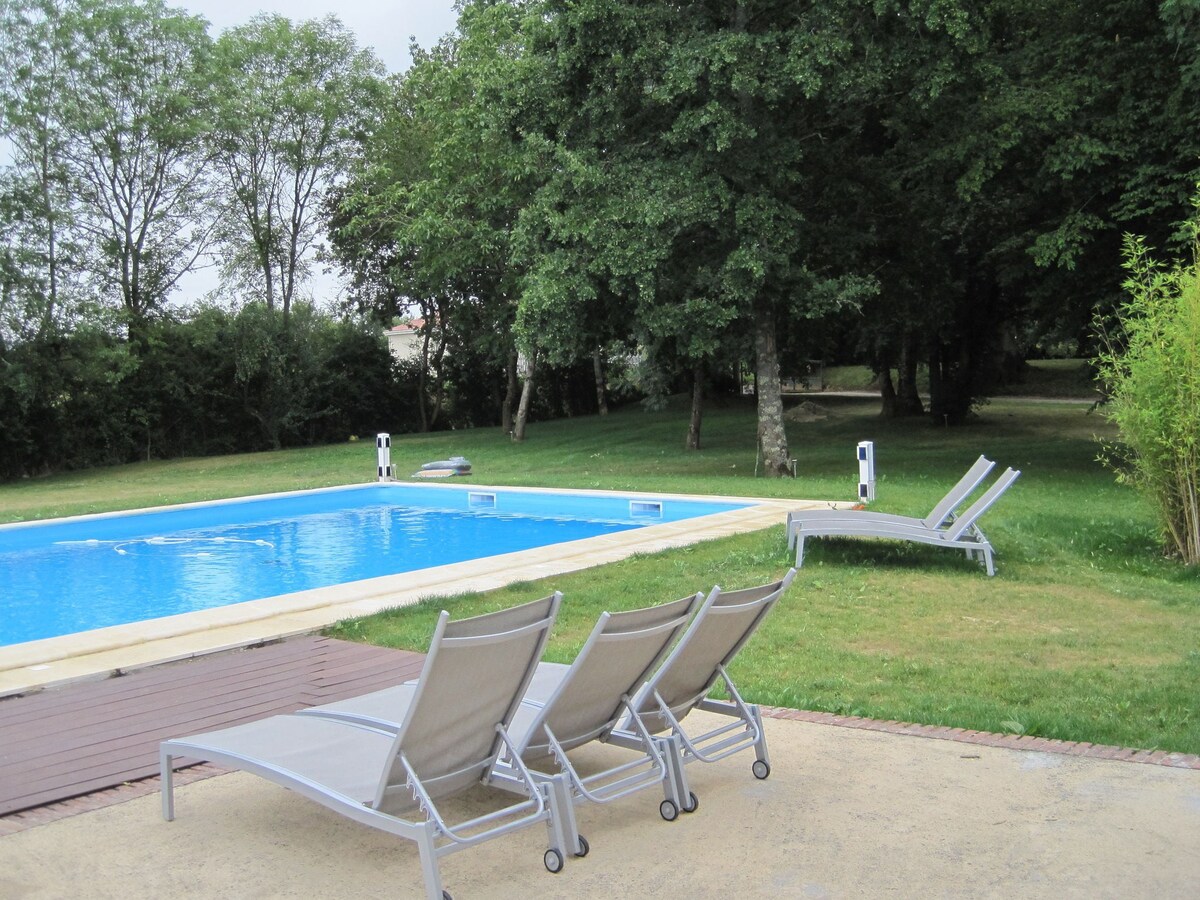 Very spacious and luxurious holiday home on quiet estate (1880) with  pool