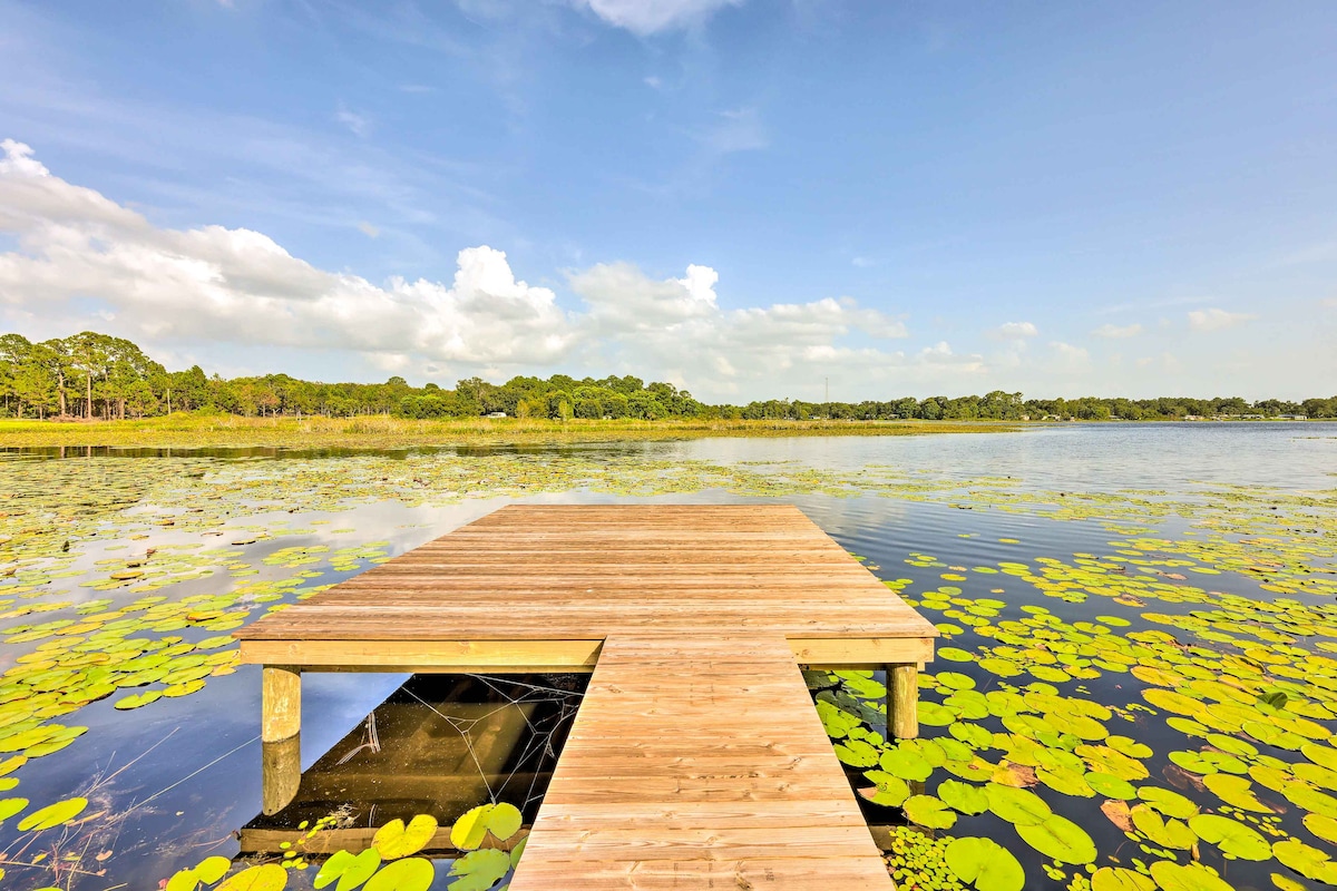 Lakeside Crescent City Cottage: Boat + Dock!