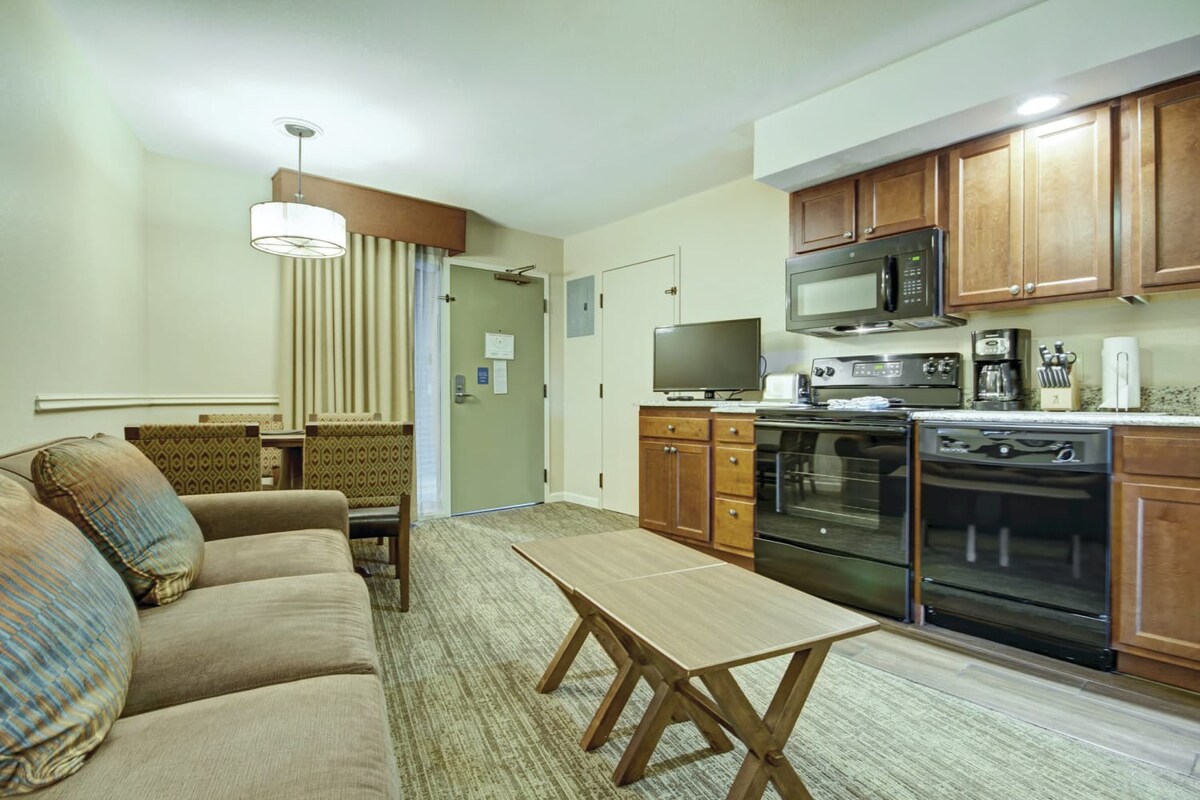 Wyndham Durango | 1BR/1BA King Suite w/ Balcony