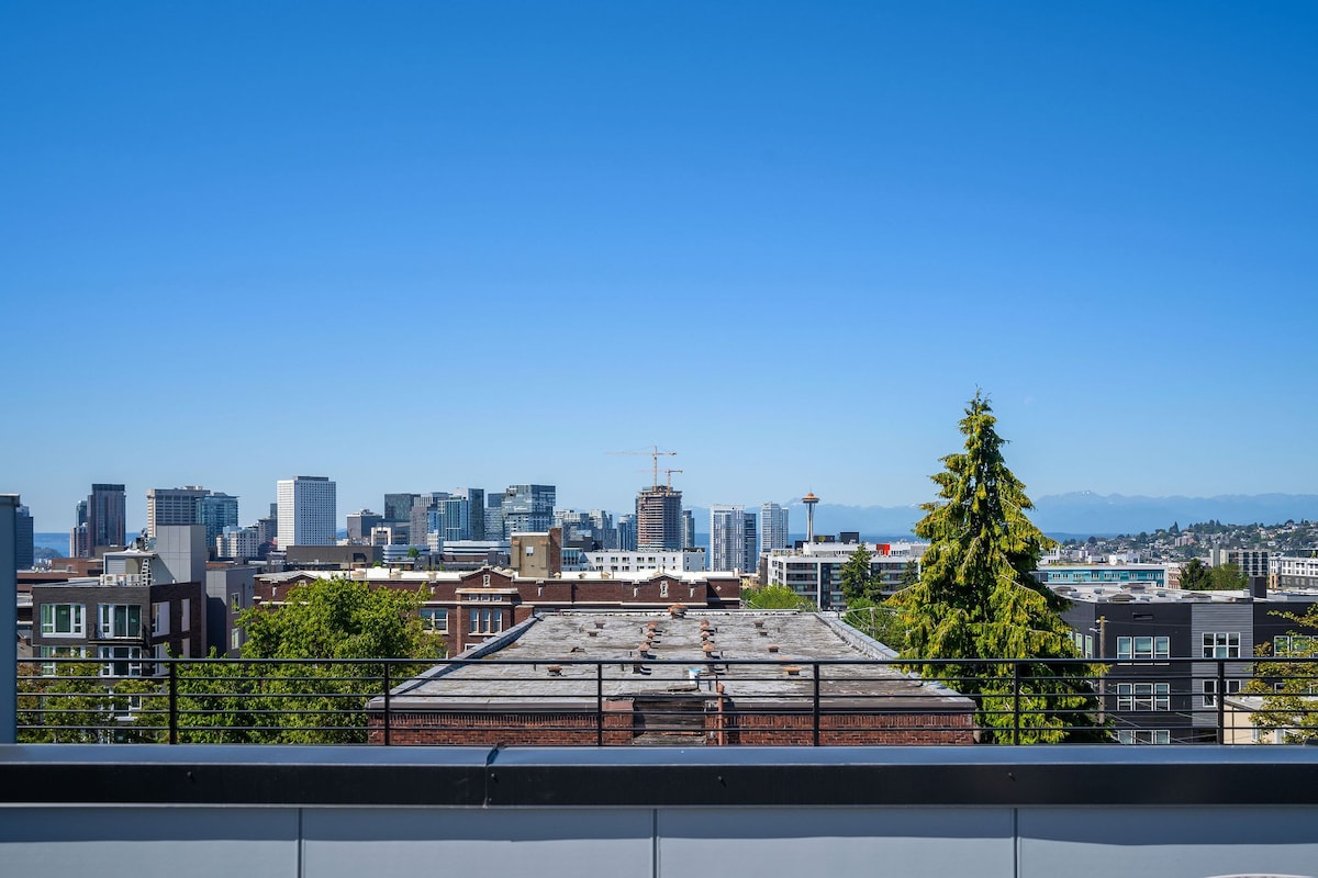 Walkscore 97! Spacious 3BR/2BA w Space Needle view