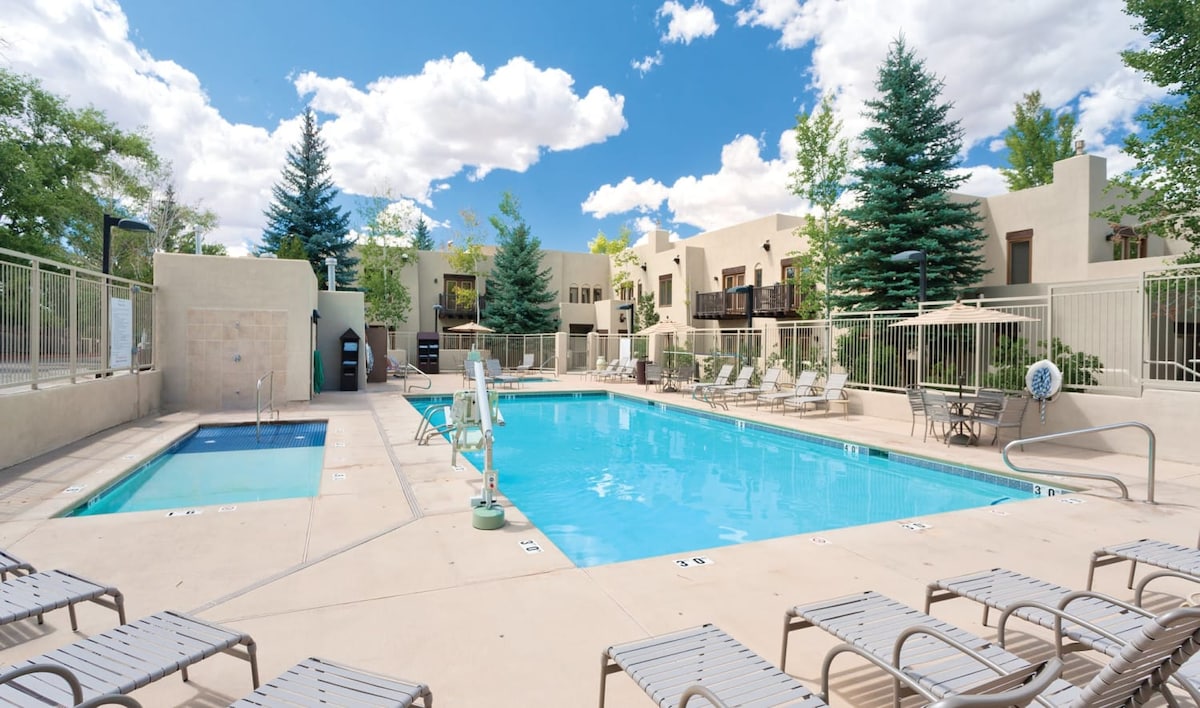 CW Taos Resort | 1BR/1BA King Balcony Suite