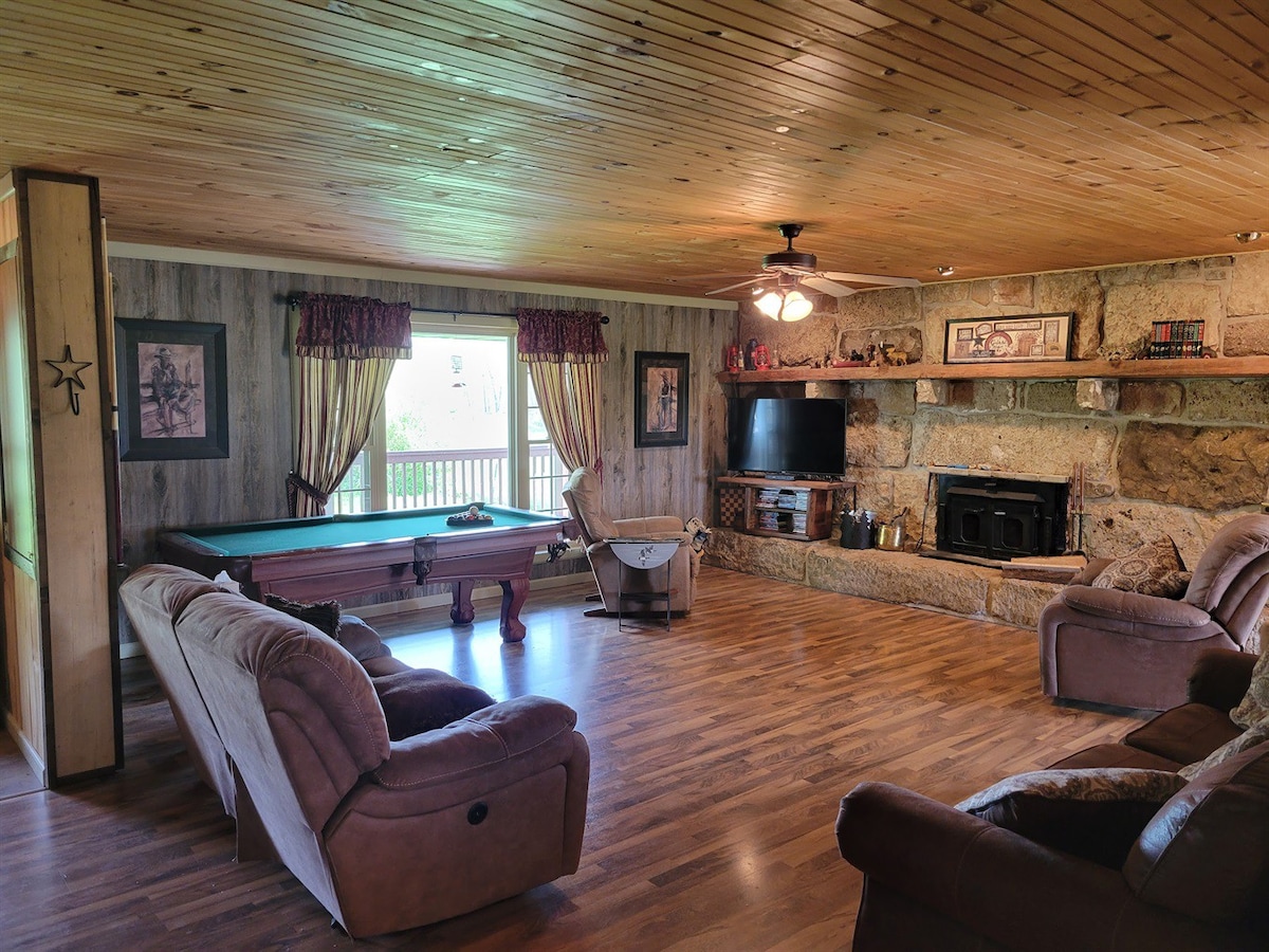 Ranch House on 750 acres near Niangua River