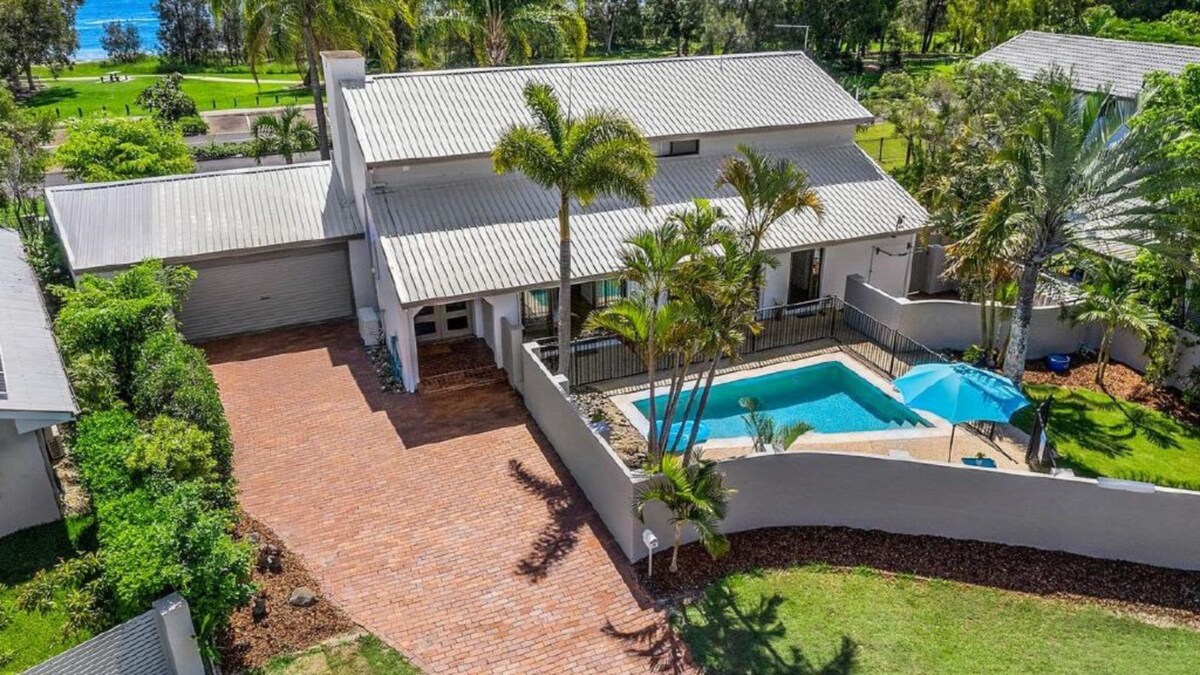 Casa Banksia - Beachfront House With Pool