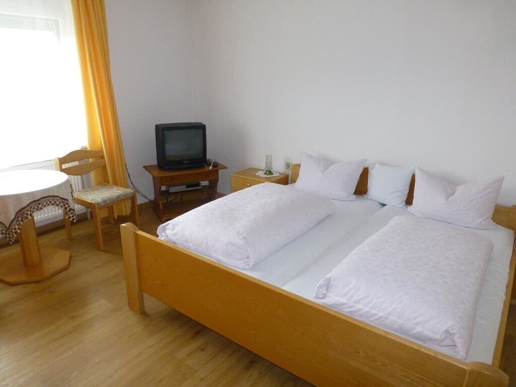 Dreibettzimmer mit kostenfreiem WLAN (Landgasthof "Altes Haus")