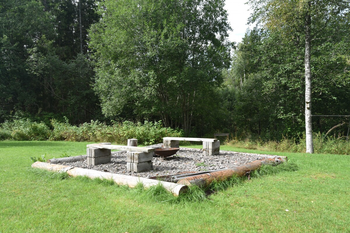 Cozy cottage in lush nature at Kroppefjäll | Se170