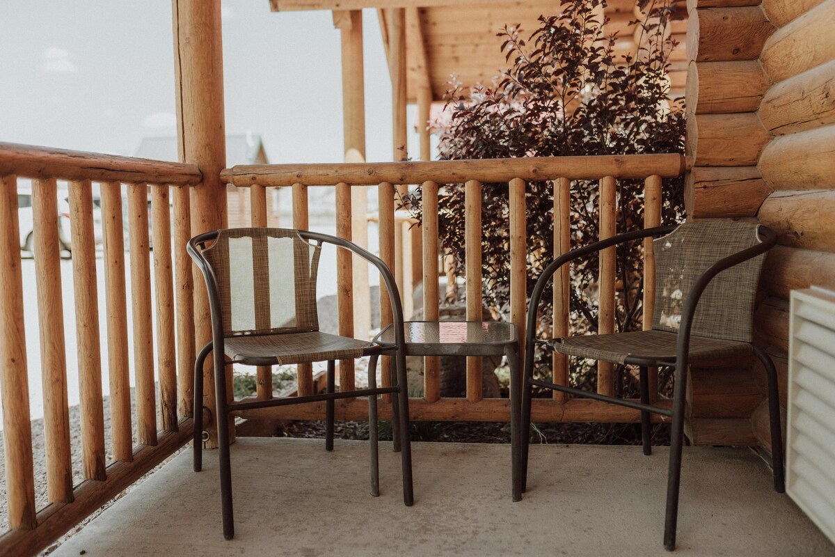 布莱斯峡谷原木小屋两间大床小屋