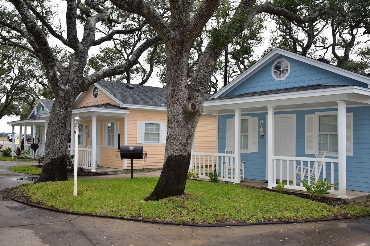 Cottage 02 of D&R Pelican Bay Resort