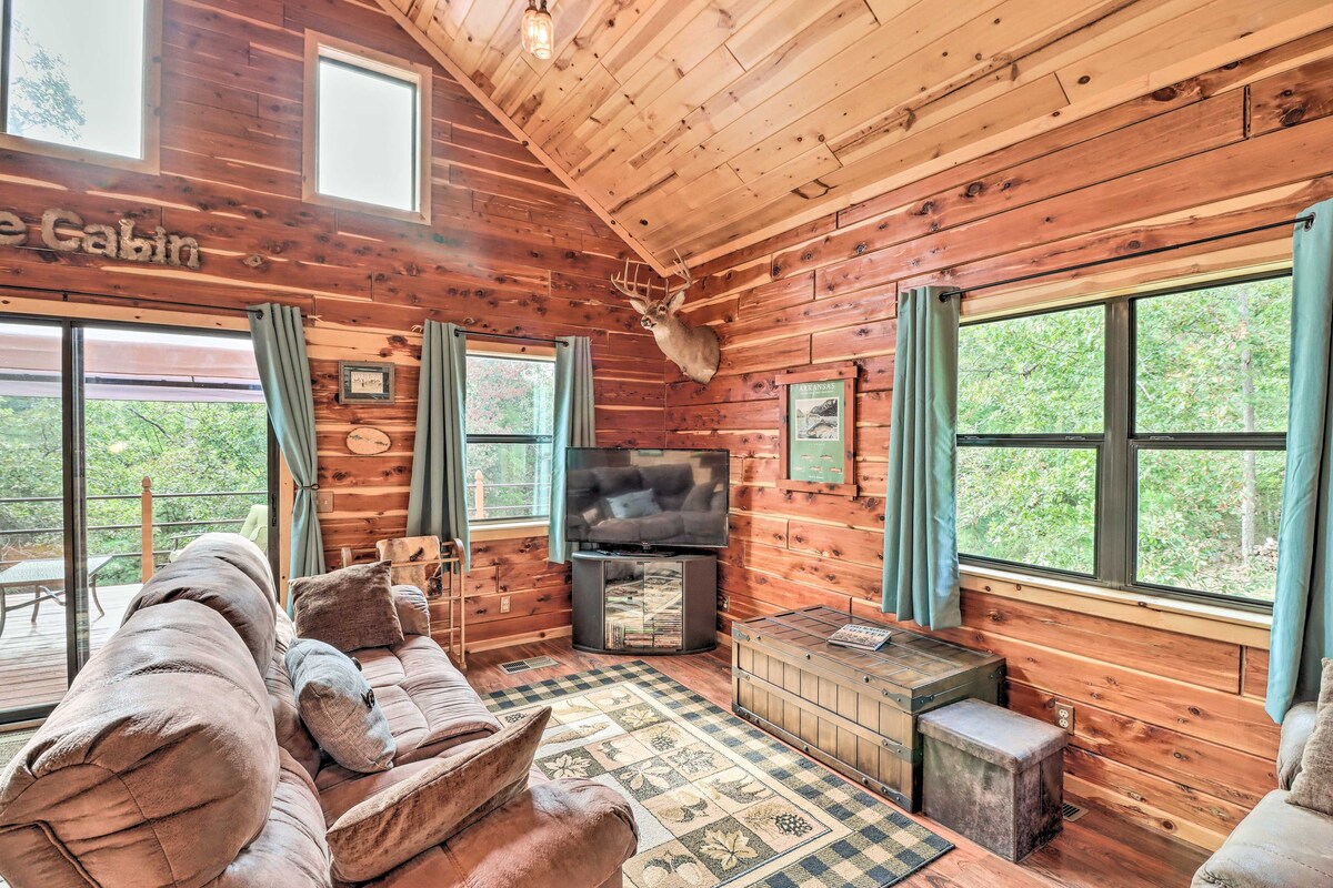 Rural Wooded Cabin Near Trophy Trout Fishing!