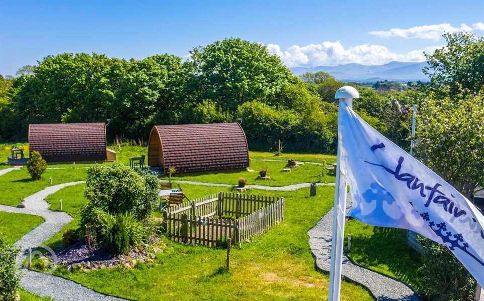 Dog-Friendly Executive Glamping Pod With Hot Tub