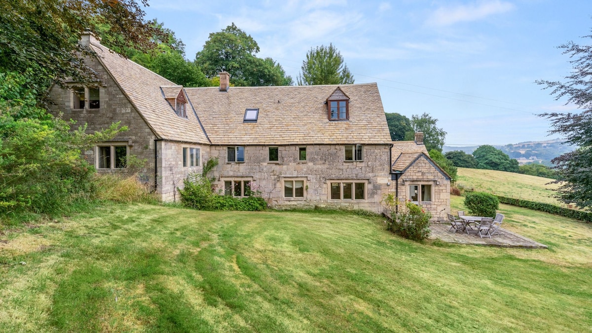 Locks Cottage in the Painswick Valley