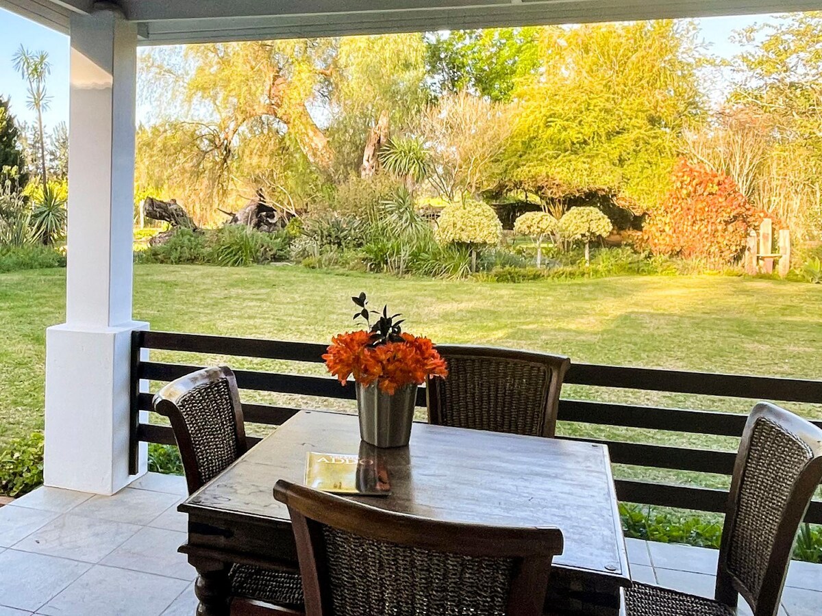 Hopefield BnB - Family Room with Garden View