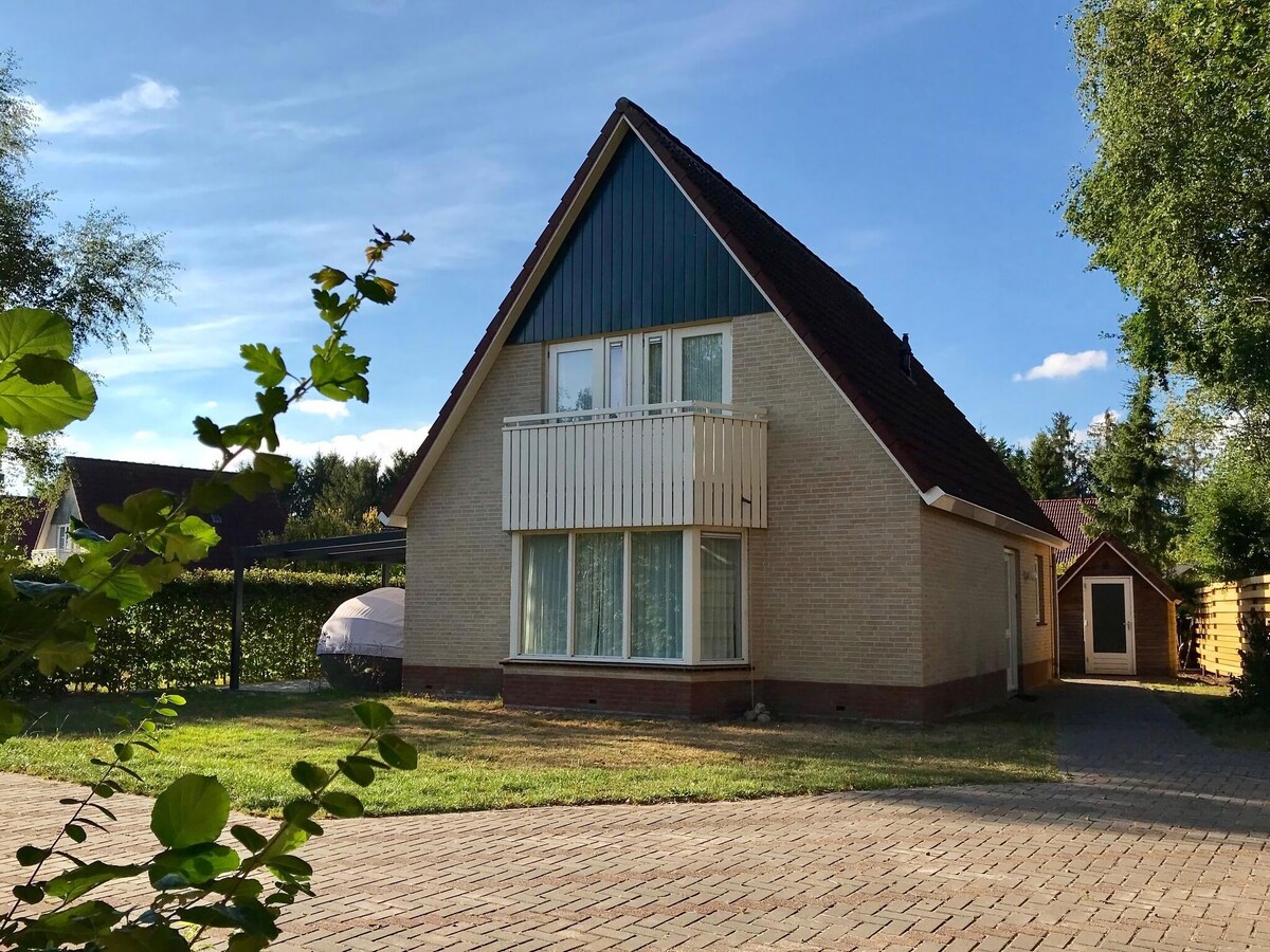 Modern vacation home in Drenthe with a 6-person new hot tub