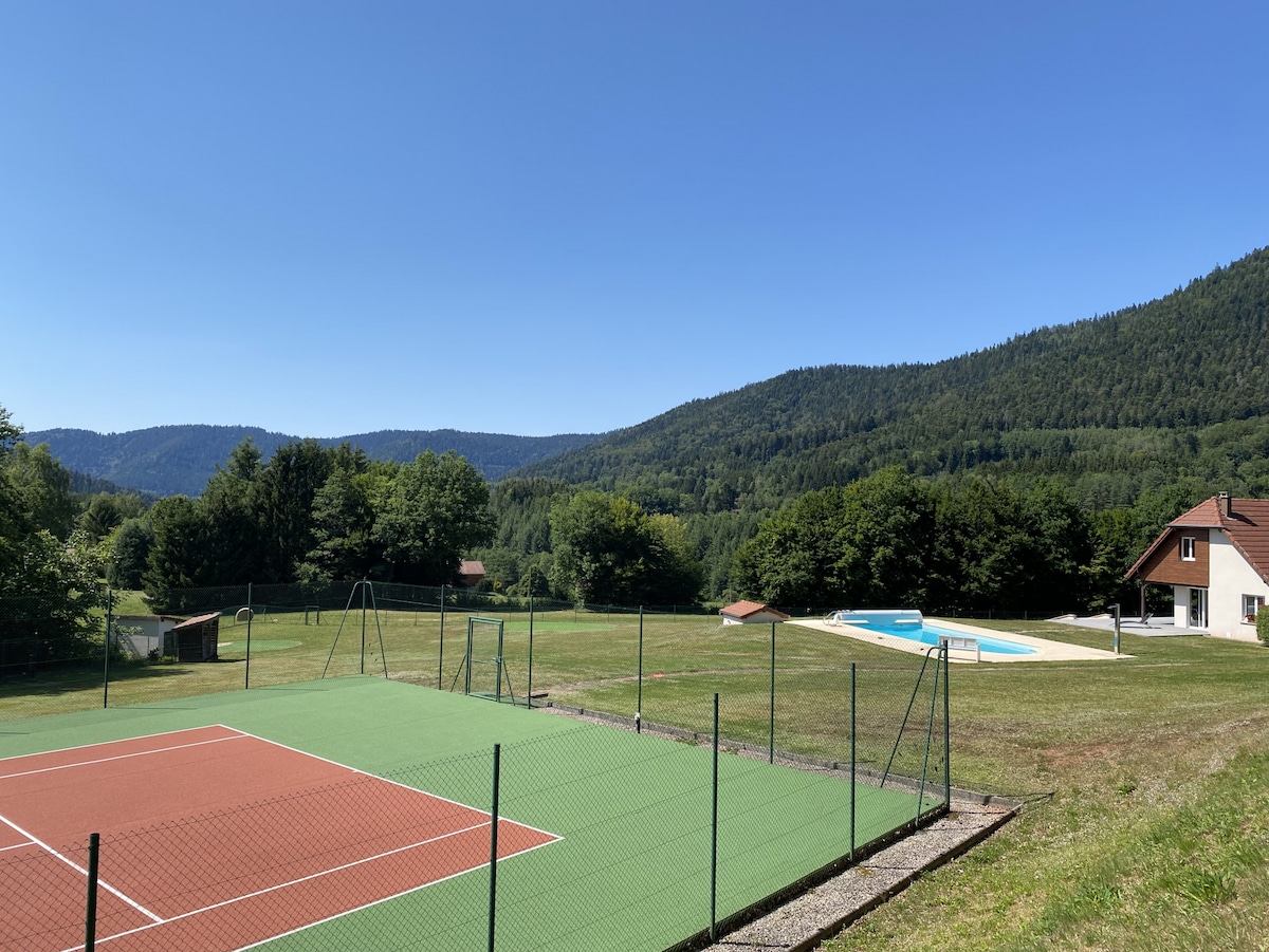 Tennis, pool and golf - exclusive holiday villa