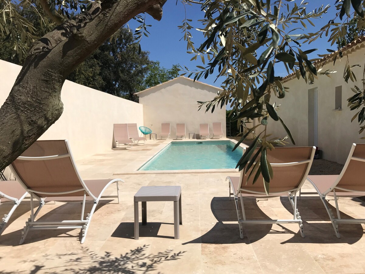 Le Mazet des Lauriers in Uzès - Gîte with Jacuzzi