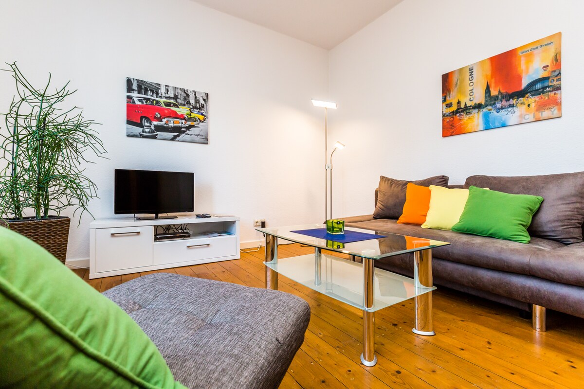 B13 conveniently located apartment
