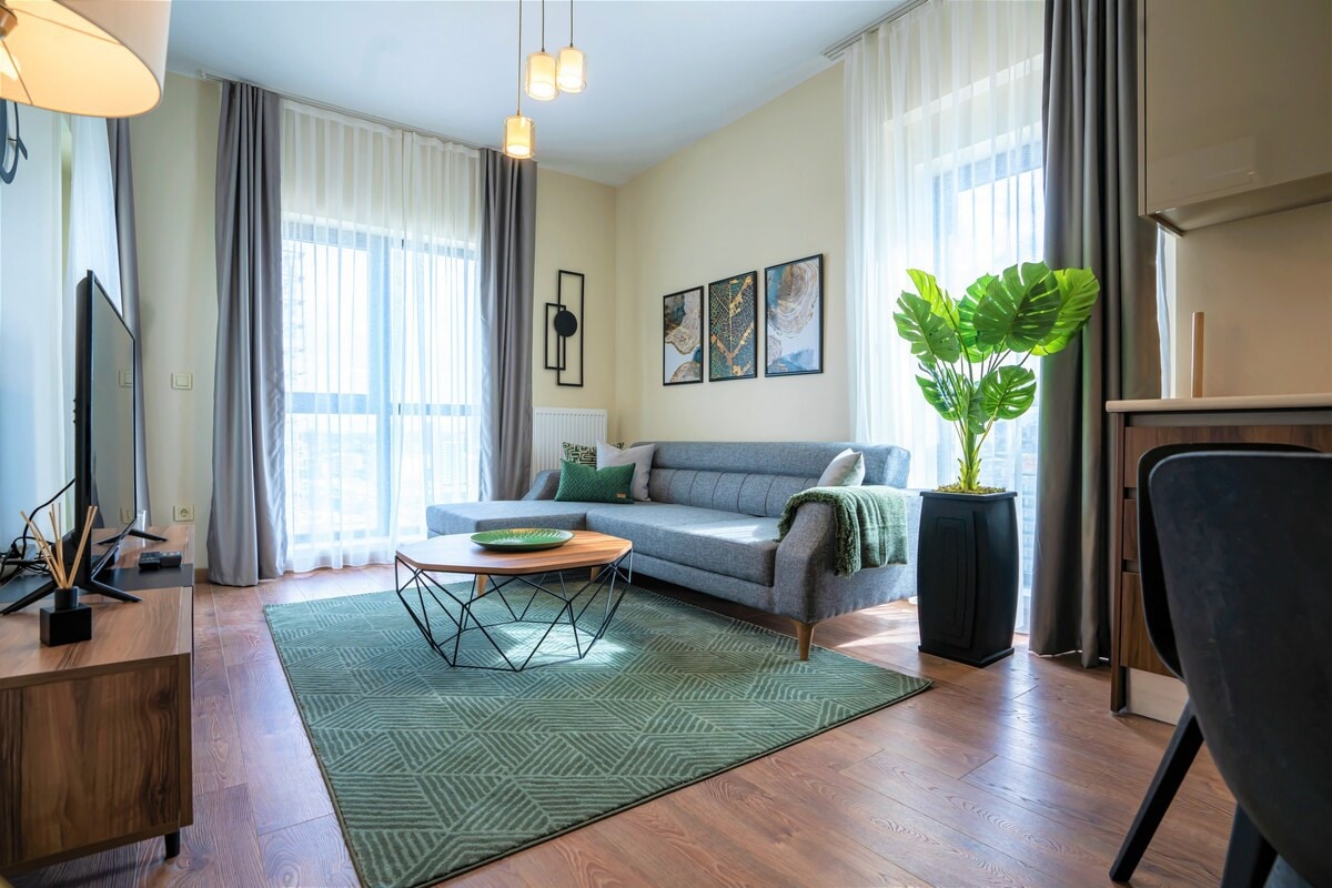 Charming and Cozy 1-Bedroom: Explore the City
