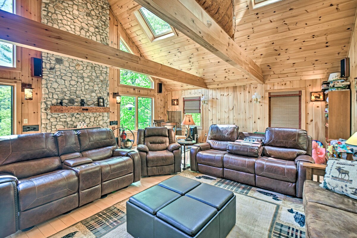 Serene Lakefront Cabin w/ Fire Pit & Kayaks!