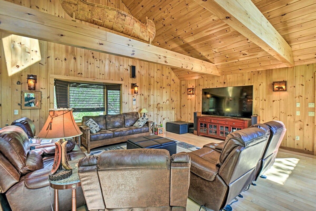 Serene Lakefront Cabin w/ Fire Pit & Kayaks!