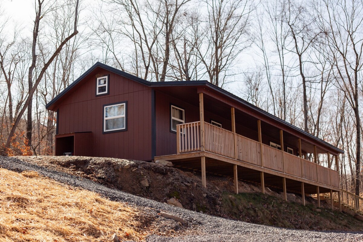 Off grid adventure river front getaway.