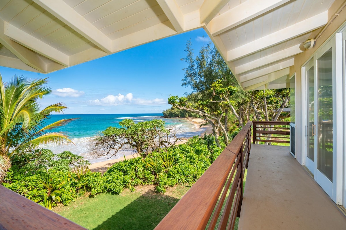 Moloa'a Bay Estate with 2 Homes Steps from Ocean