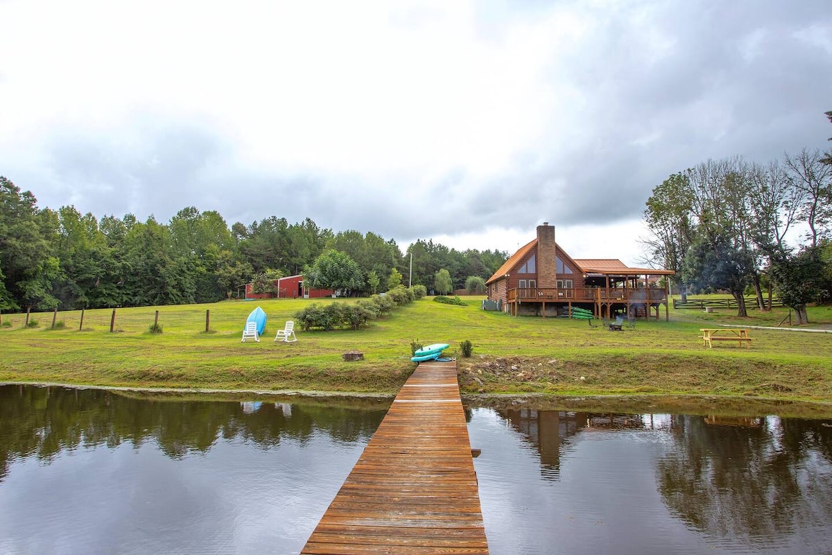 Stunning Lakefront A-Frame on 25 Acres w/ Hot Tub