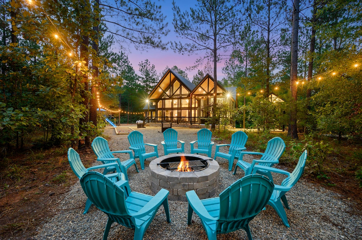 Night Owl- Secluded, Hot Tub, Game Loft, Fireplace