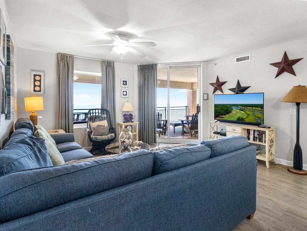 Glamourous 3 Bedroom Condo with Ocean Views