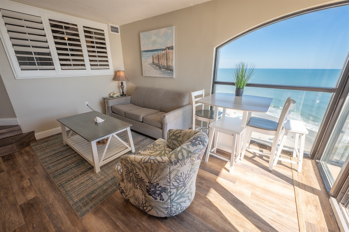 New! Remodeled Corner Oceanfront, Pools,Great View