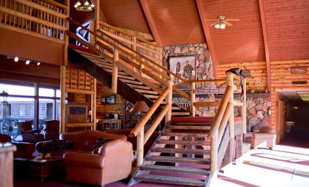 Kohl's Ranch Lodge - 2 Bedrom Cabin