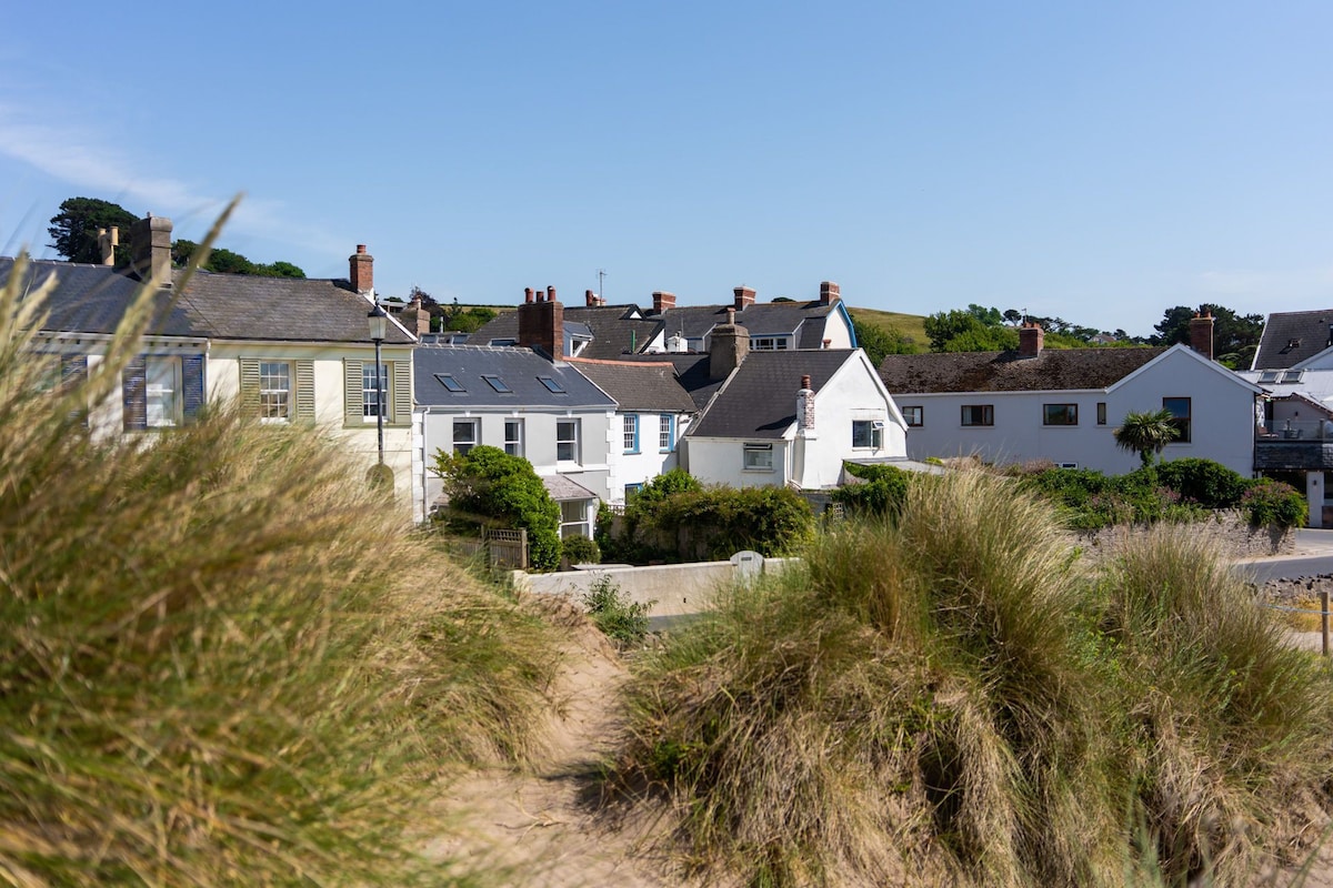 Riversmeet, beachside views