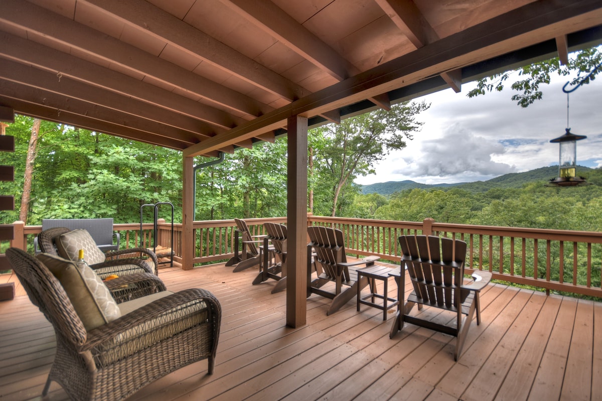 Rustic Ridge -mountain view, hot tub, pool table