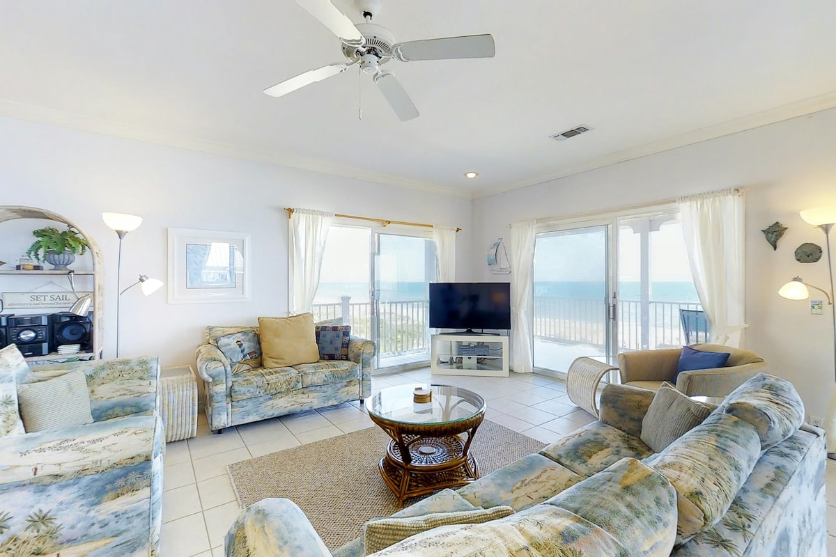 3BR Oceanfront Dog Friendly | Pool | Hot Tub