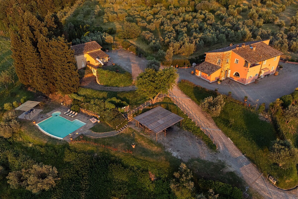 Amazing florentlne Villa Casale  with 2 private po