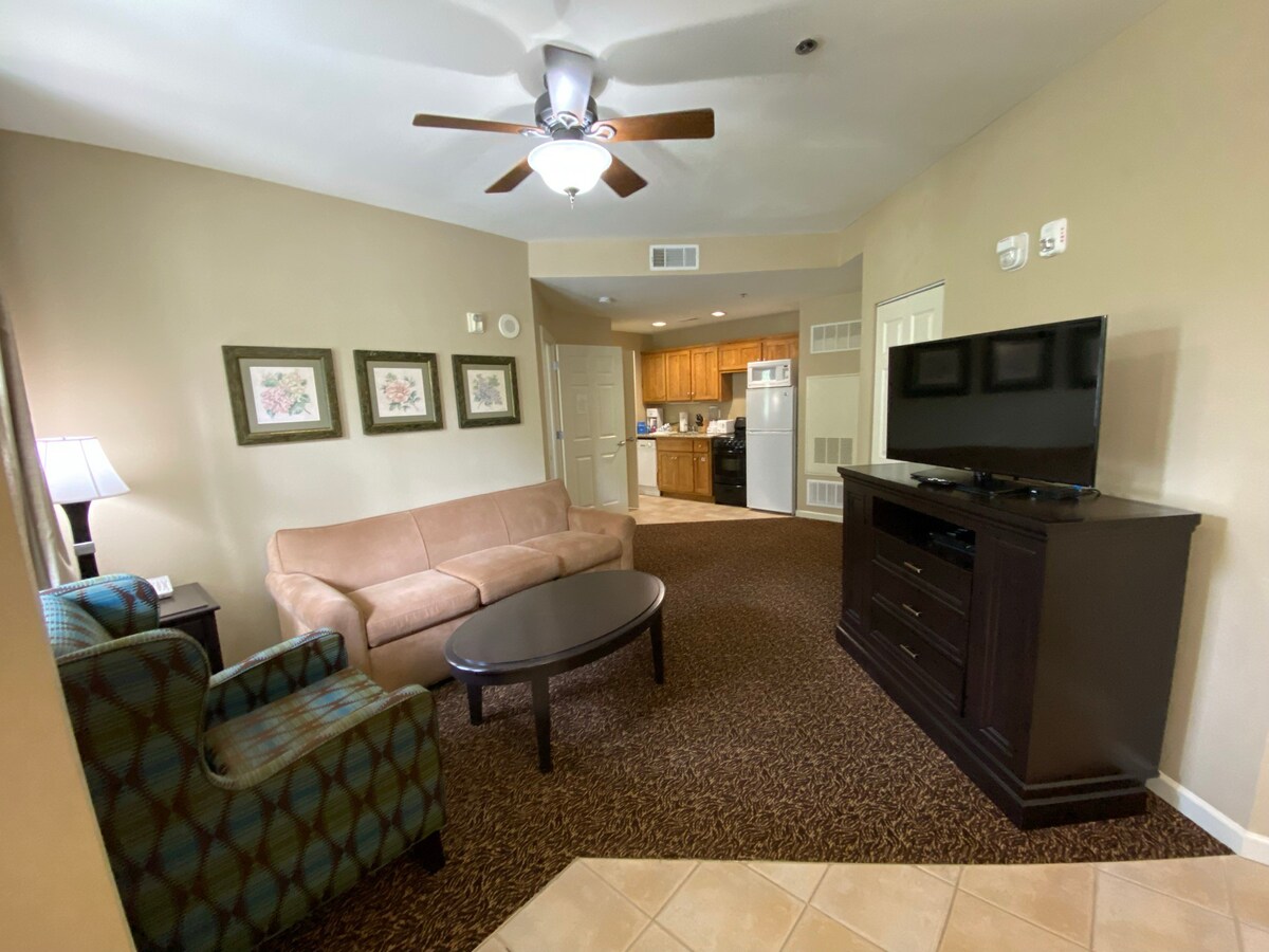 Governor's Green Resort - 1 Bedroom Suite